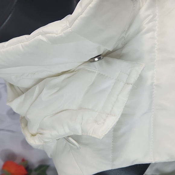 Michael Kors Down Puffer Vest - Picture 6 of 12